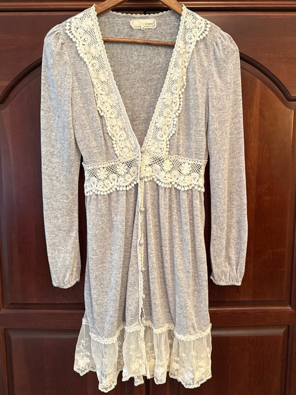 A'Reve Gray Knit sweater/dress with Ivory Lace Accents size small